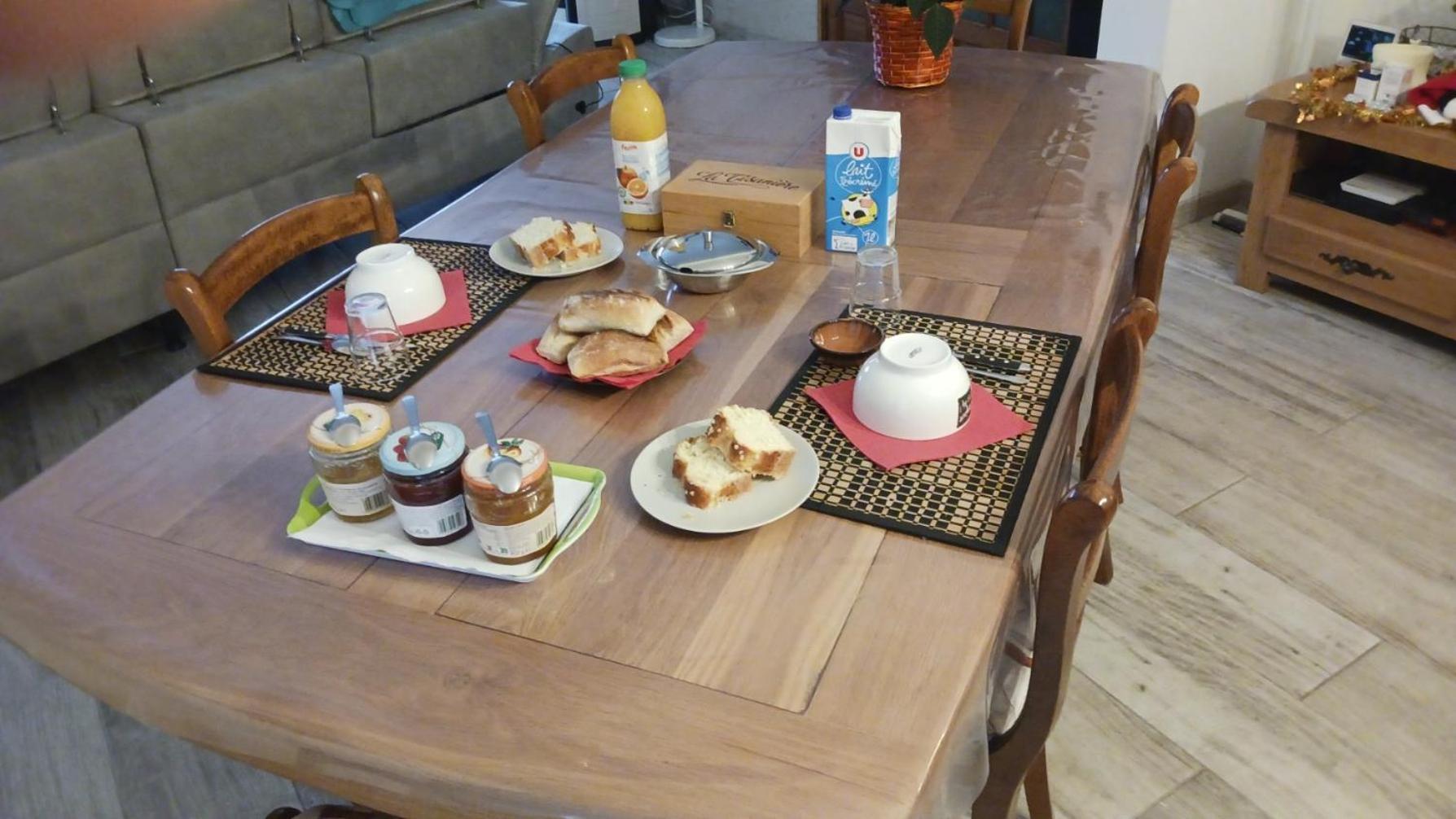 A La Joie De Vivre Chez L'Habitant Banat ภายนอก รูปภาพ