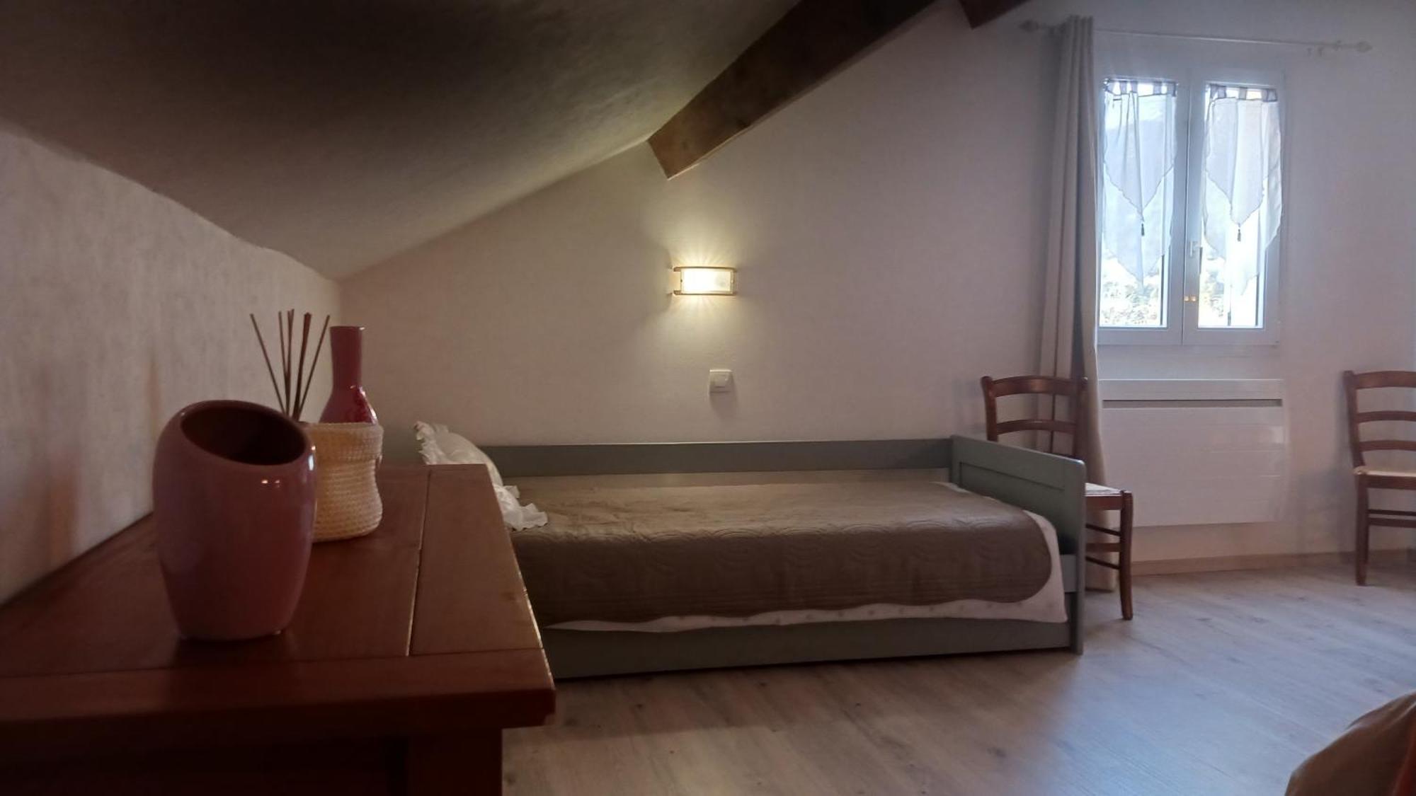 A La Joie De Vivre Chez L'Habitant Banat ภายนอก รูปภาพ